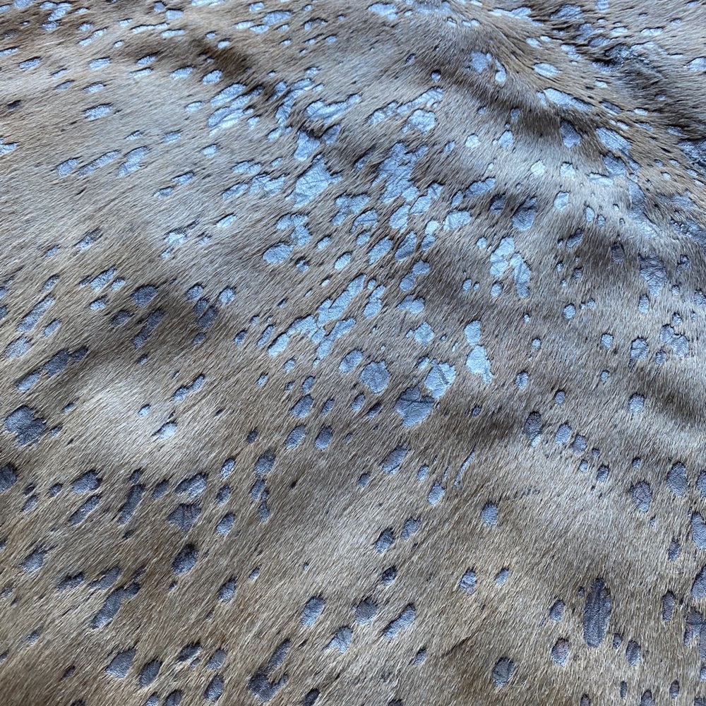 Cow hide Rug - Picture 3 of 5